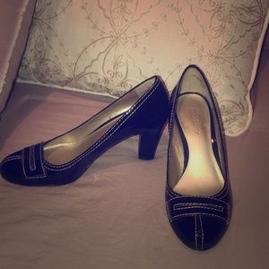 Black Liz Claiborne Leather Pumps